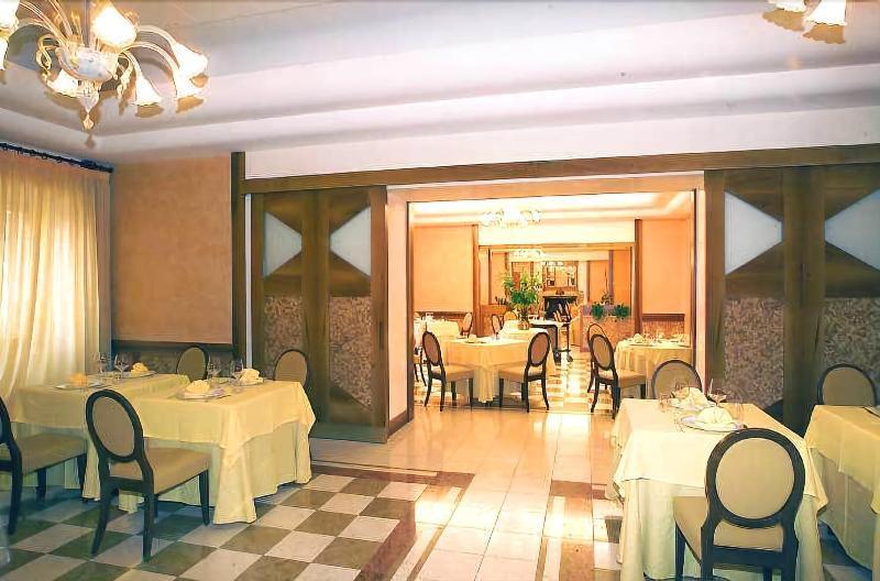 Hotel&Ristorante Miramonti Palazzo Storico Rieti Exteriér fotografie