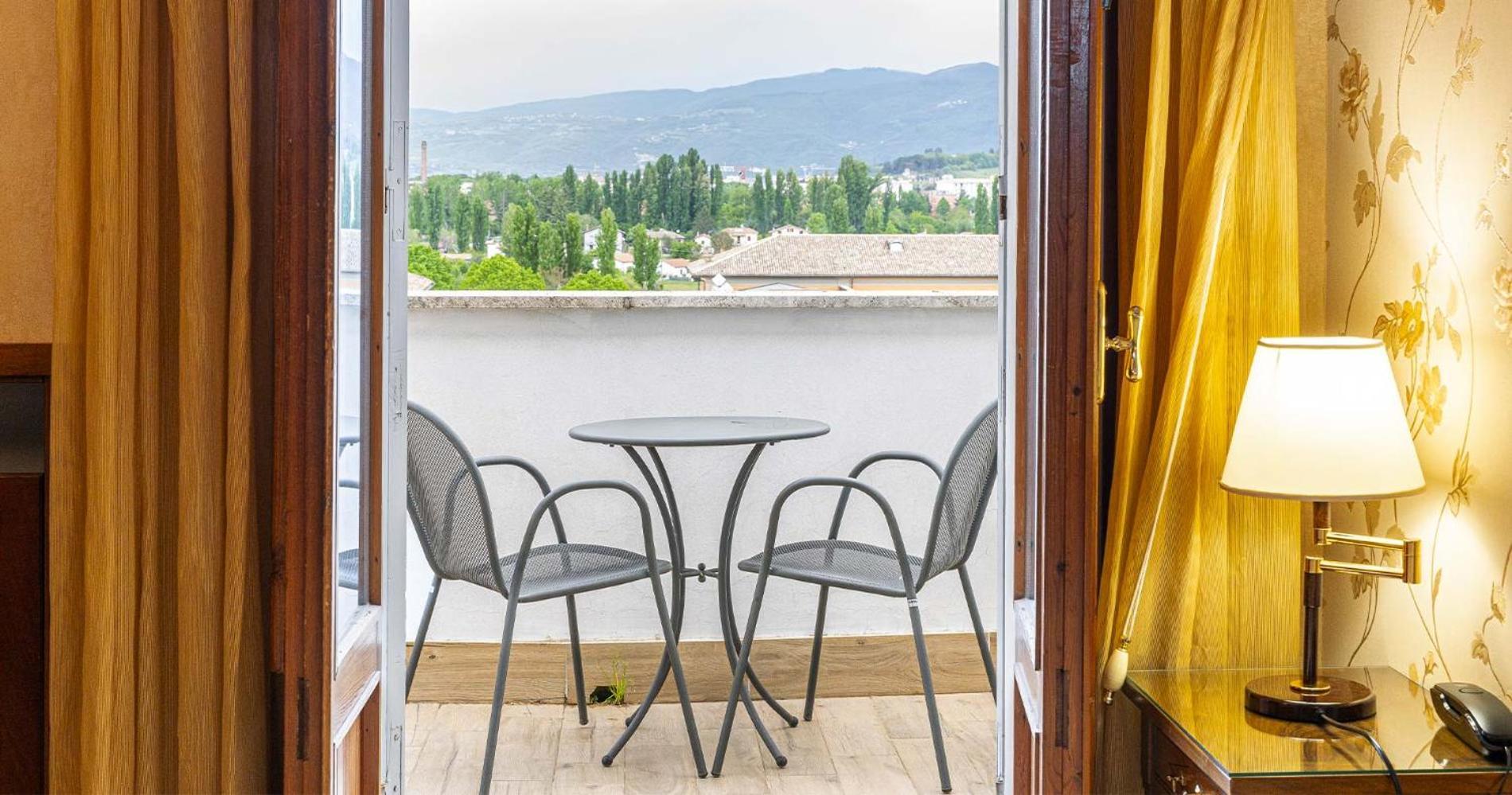 Hotel&Ristorante Miramonti Palazzo Storico Rieti Exteriér fotografie